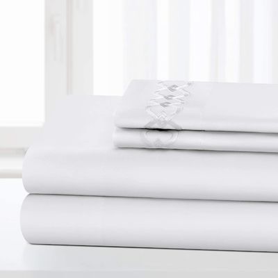 Un ensemble de feuilles de broderie en microfibre brossée douce et solide