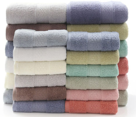 Des serviettes en coton tricotées très absorbantes et douces 3 pièces pour vos besoins de salle de bain