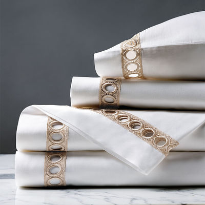 Le drap de lit le moins cher 100% polyester en microfibre dentelle en tissu de mariage de luxe