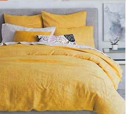 Les draps de lin pur et lavé sont adaptés et peuvent être personnalisés.